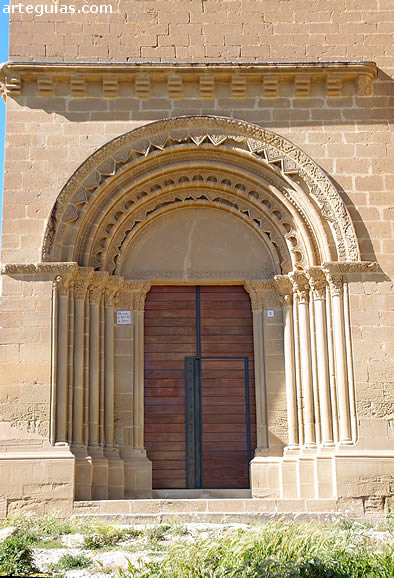 Puerta de ingreso en el muro sur