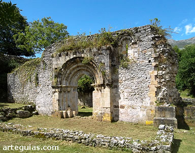 Ruinas de la iglesia de San Pedro de Plec&iacute;n: muro sur