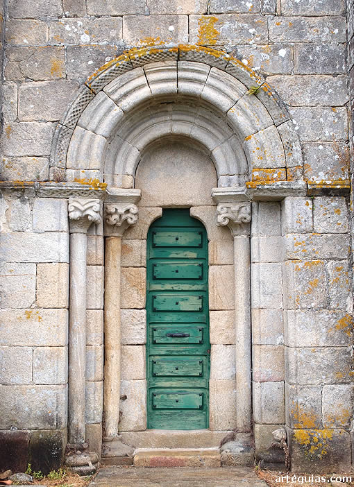 Iglesia de Santa María de Herbón, Padrón: puerta sur