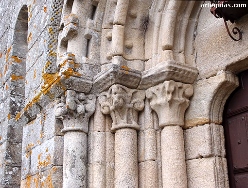 Columnas y arquivoltas de la portada principal