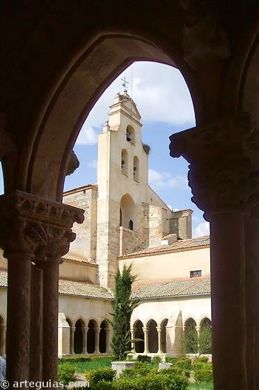 Magn&iacute;fico claustro de Santa Mar&iacute;a la Real de Nieva, Segovia