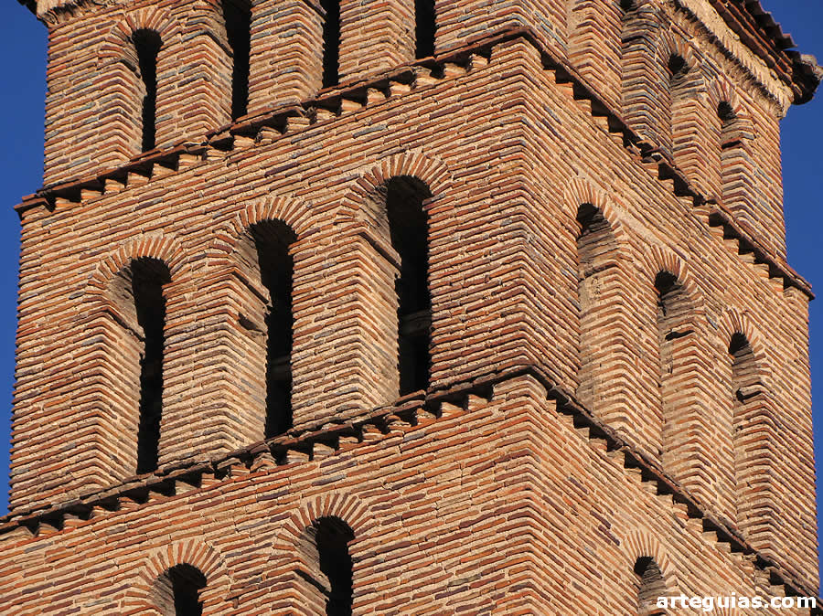 Troneras de la torre campanario