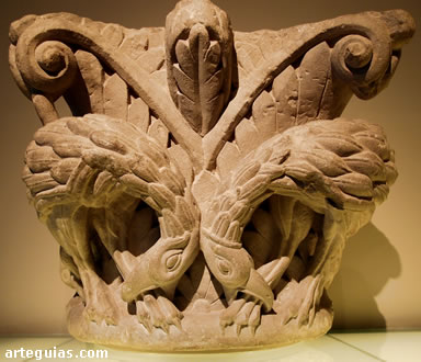 Otra de las obras medievales importantes del Museo de Navarra: capitel de aves del Maestro Esteban
