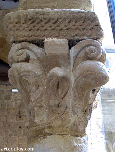 Capitel del claustro rom&aacute;nico del Museo Diocesano de Huesca