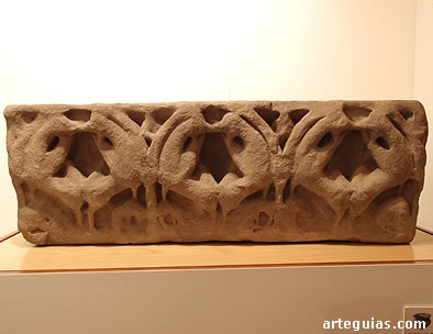 Sarcófago de Infanta de comienzos del siglo XII procedente de Santa Cruz de la Serós