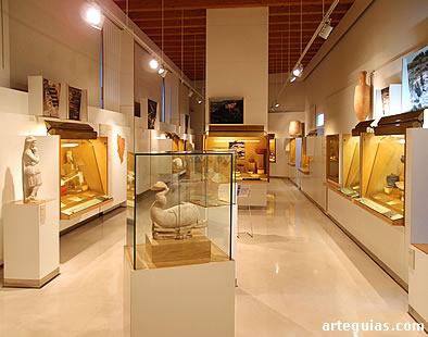 Una de la salas del Museo Provincial de Huesca