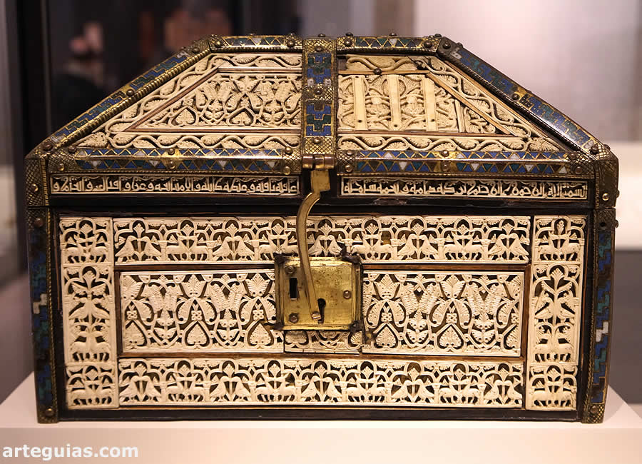 Una de las joyas del arte andalus&iacute; del Museo Arqueol&oacute;gico ela Arqueta de la Catedral de Palencia