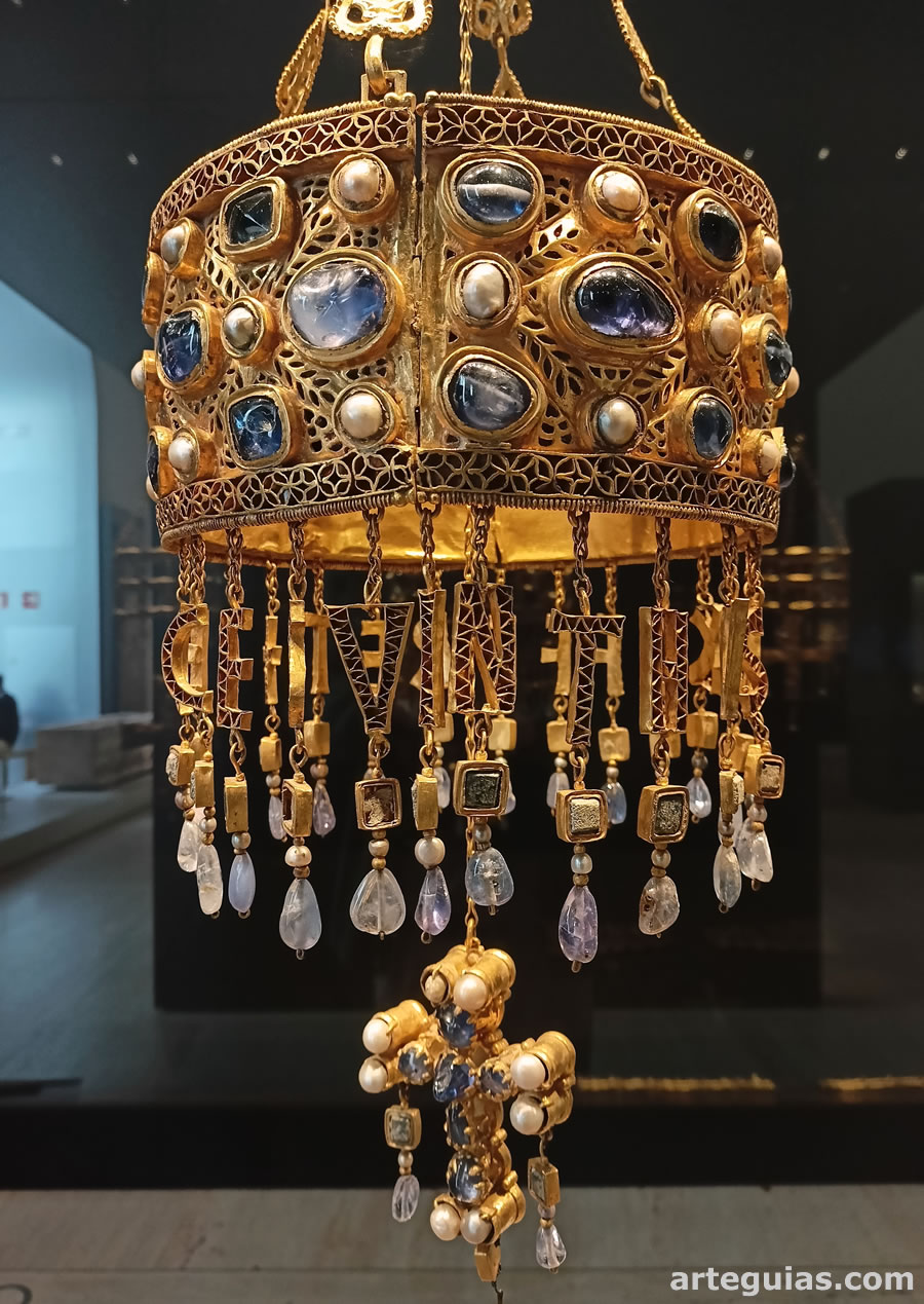 Corona de Recesvinto