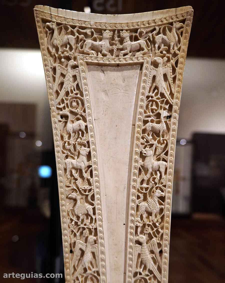 Brazo de cruz procesional moz&aacute;rabe de marfil