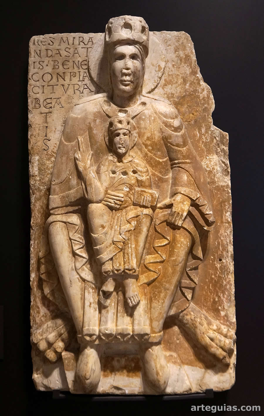 Museo Arqueol&oacute;gico Nacional de Espa&ntilde;a: parte de un t&iacute;mpano rom&aacute;nico de san Benito de Sahag&uacute;n