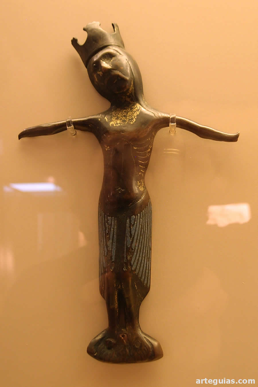 Museo Arqueol&oacute;gico Provincial de Ourense: figura de Cristo de bronce (Orfebrer&iacute;a)