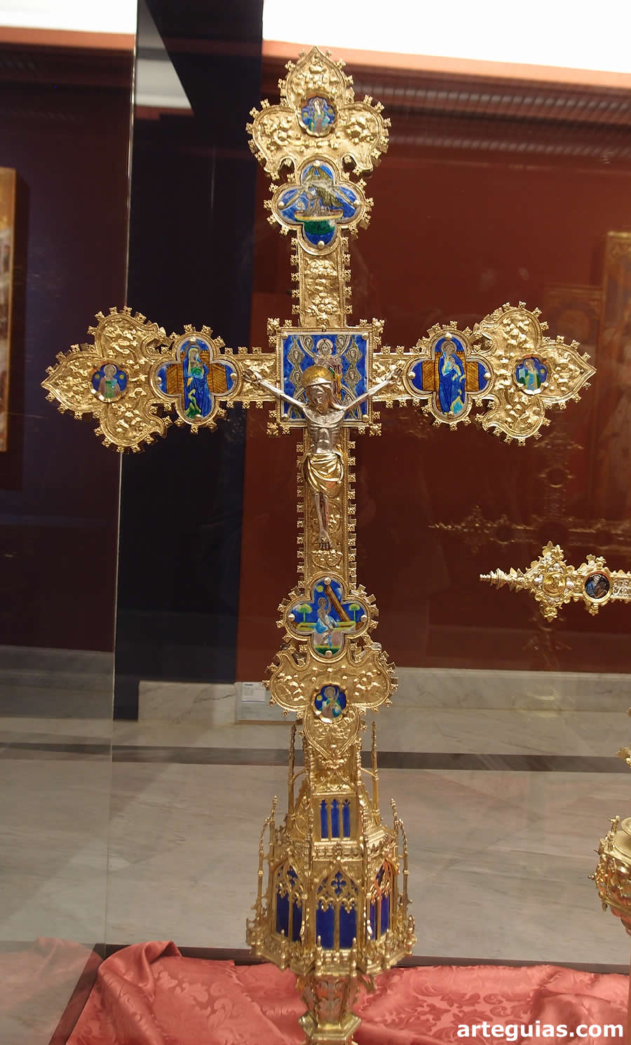 Cruz procesional gótica de Cuencabuena