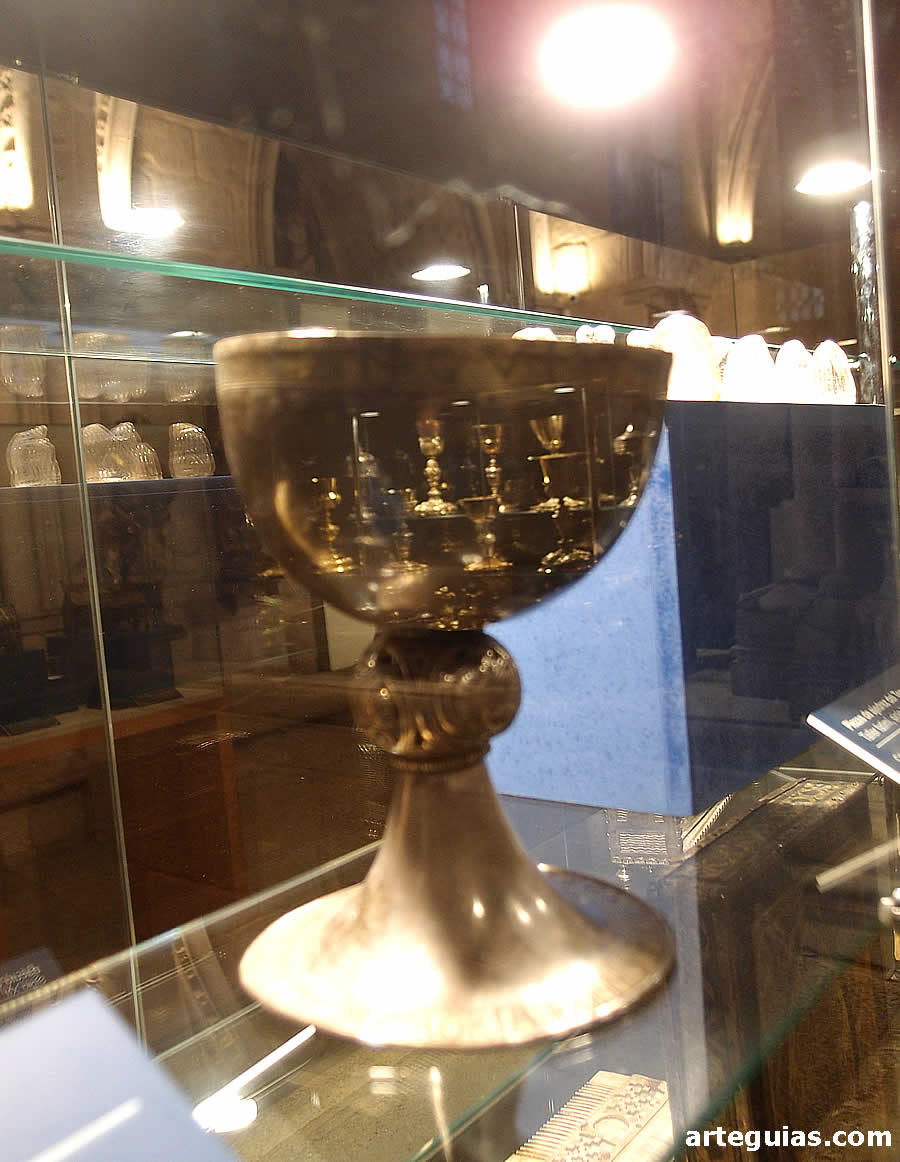 Museo Catedralicio de Ourense: cáliz el Tesoro