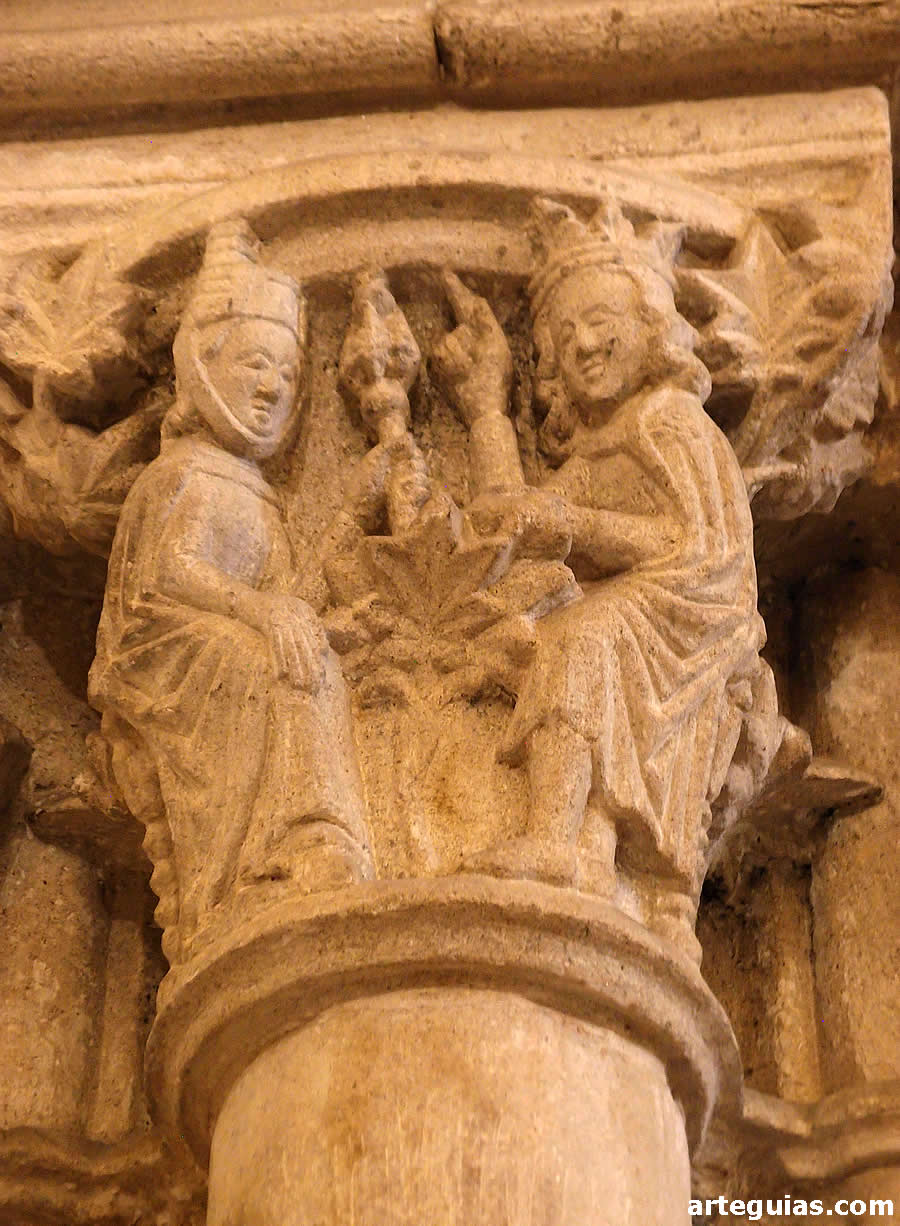 Capitel gótico de la Claustra Nueva