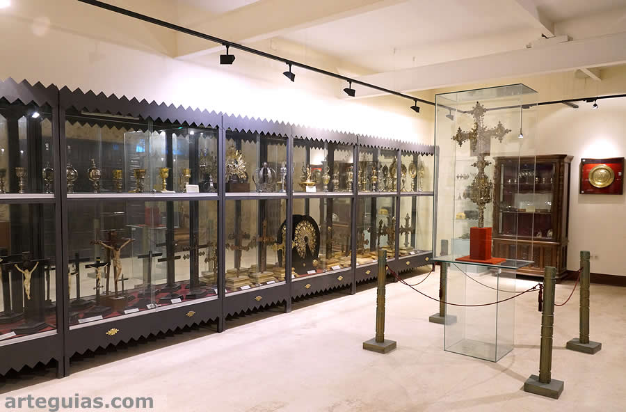 Sección de orfebrería del museo