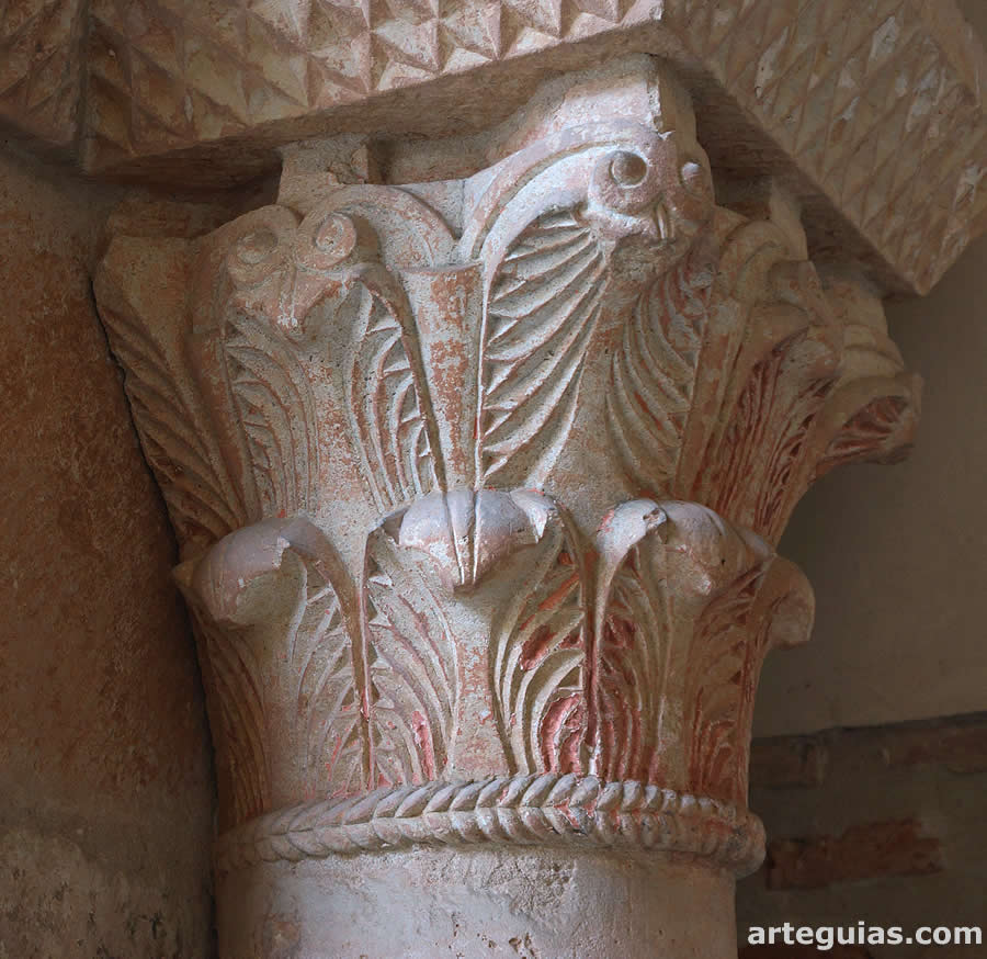 Capitel mozárabe