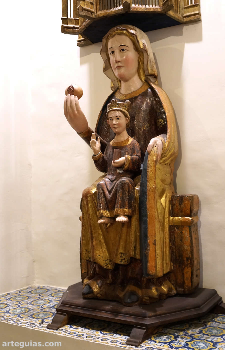 Virgen con el Niño del siglo XIII