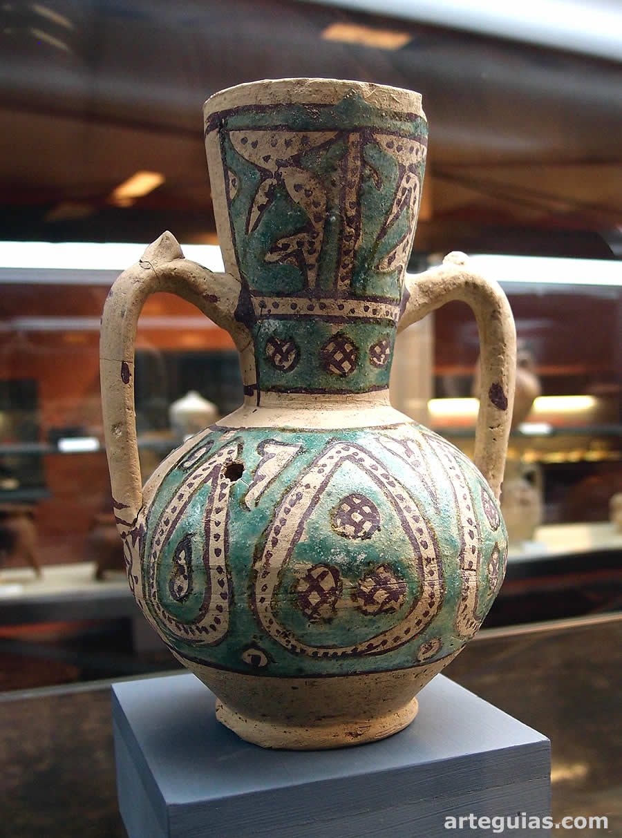 Cerámica andalusí en el Museo de Jaén