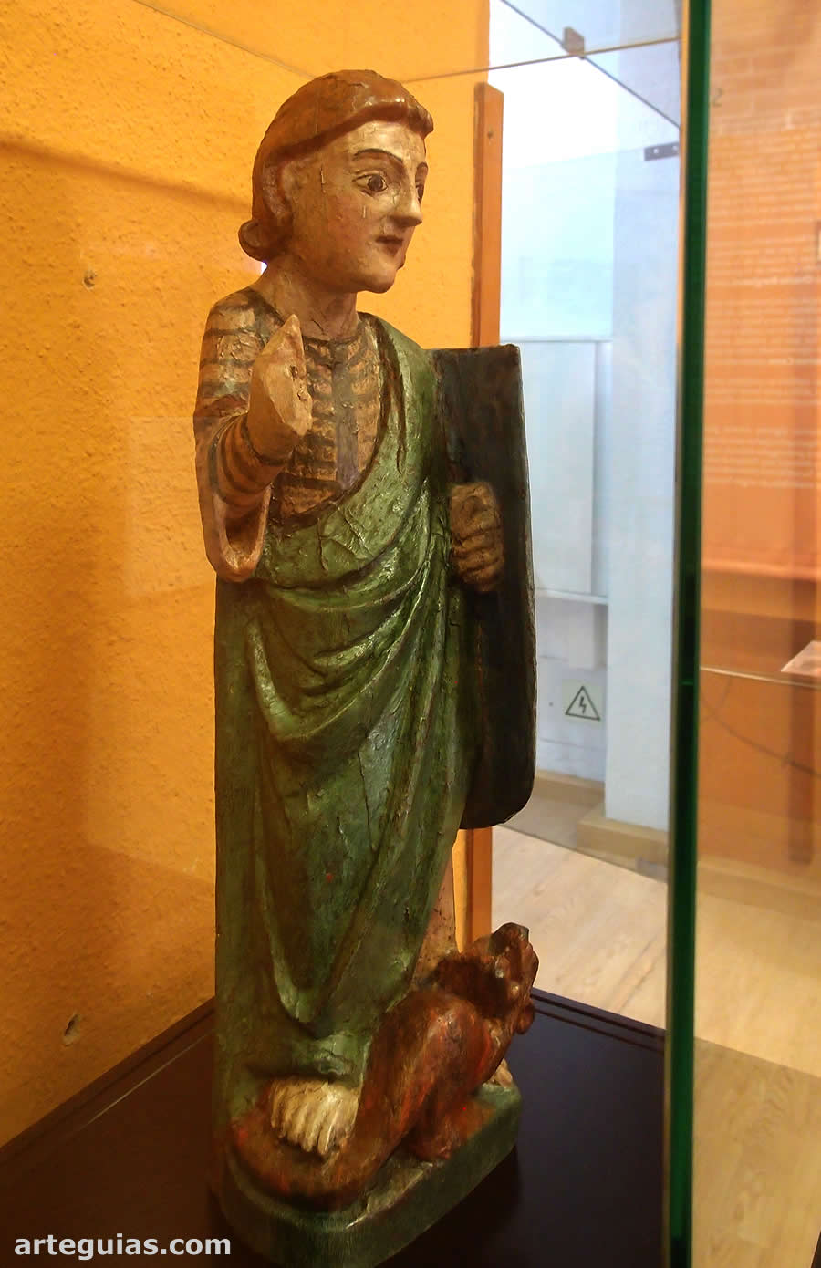San Miguel venciendo al dragón. Siglo XIV