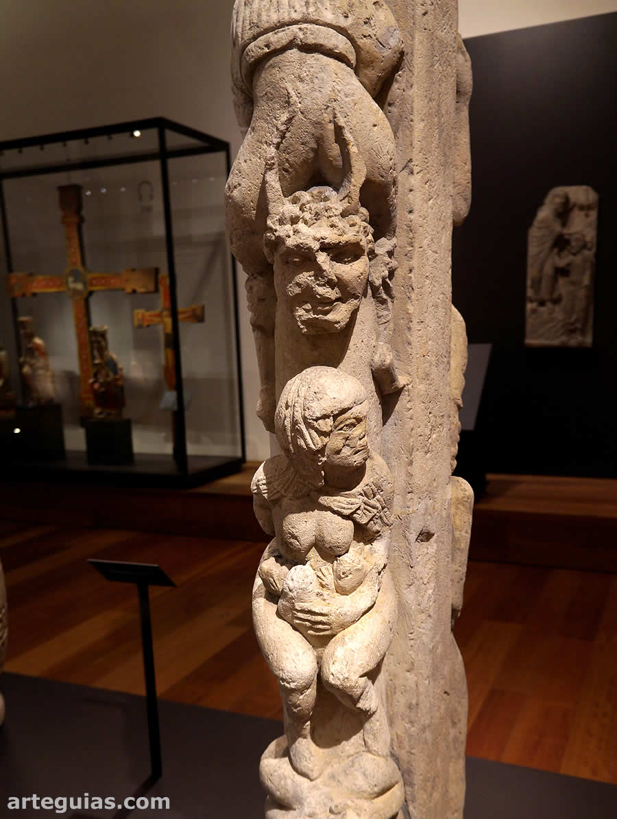 Pilar parteluz rom&aacute;nico llamado de la lujuria. Museo Arqueol&oacute;gico Nacional