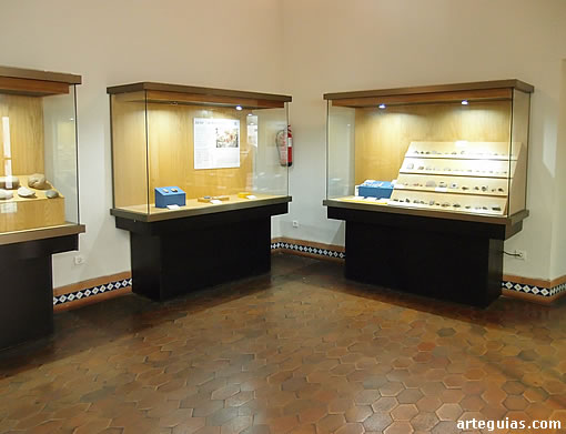 Museo de Cáceres: sala dedicada a la época prehistórica