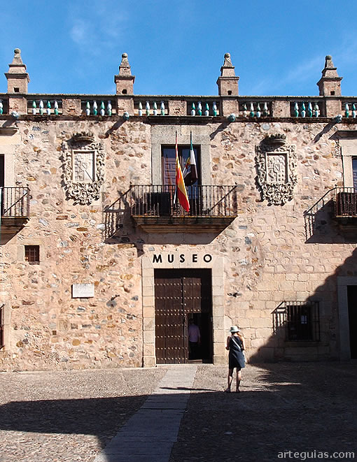 El Palacio de las Veletas es la sede del Museo de Cáceres