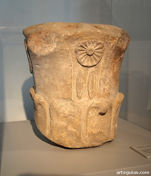 Museo Diocesano de Barbastro-Monz&oacute;n, Huesca: capitel musulm&aacute;n