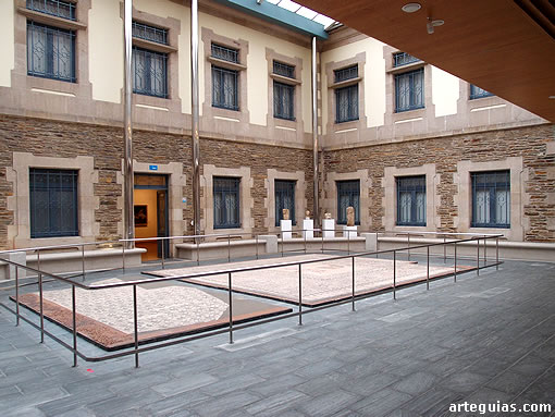 La sala de los Mosaicos y de la plástica romana del Museo Provincial de Lugo