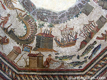 Fragmento de uno de los mosaicos con escenas mar&iacute;timas
