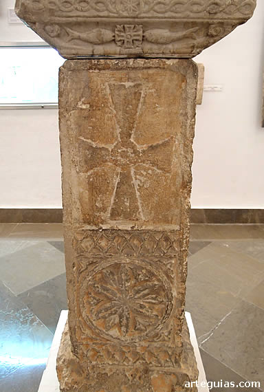Pie de altar visigodo