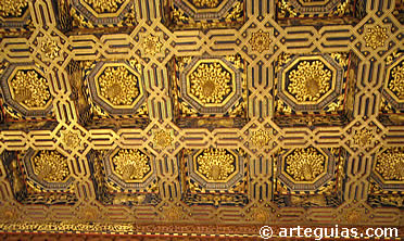 Artesonado mud&eacute;jar del Sal&oacute;n del Trono