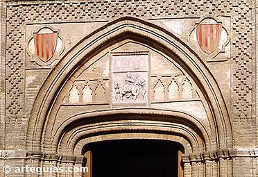 Puerta de acceso a la Capilla de San Mart&iacute;n