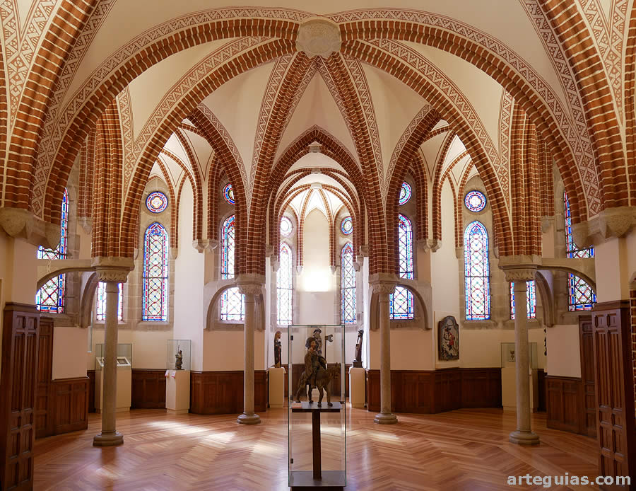 El Palacio de Gaud&iacute; es b&aacute;sicamente historicista (neog&oacute;tico y neomud&eacute;jar)