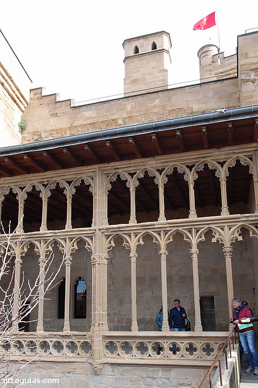 Arquer&iacute;as de la Galer&iacute;a del Rey. Palacio de Olite