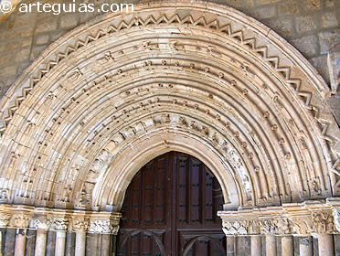 Portada de San Pedro de Amusco