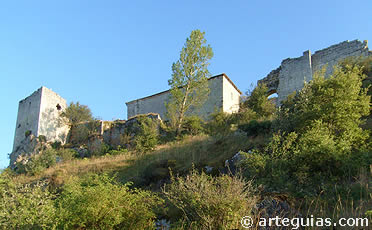Castillo y ermita