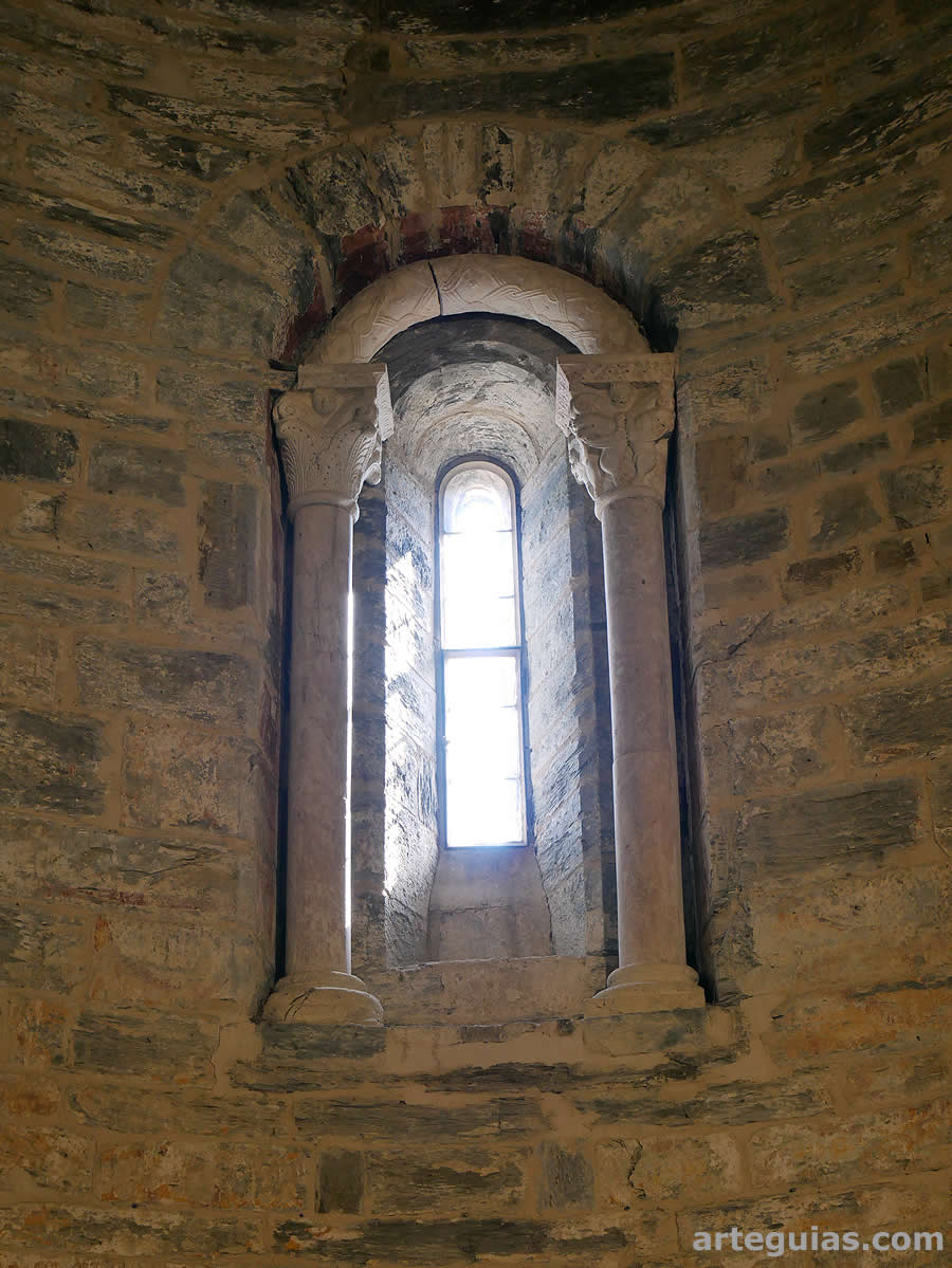 Ventanal del ábside central
