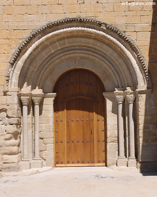 Iglesia de San Martín de Capella: puerta del costado sur