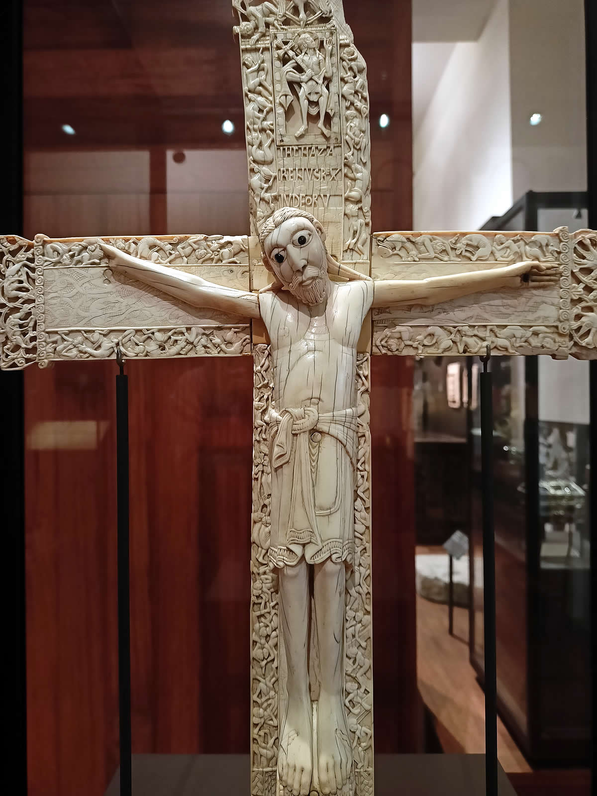 Cristo de marfil llamado de Don Fernando y Doña Sancha, en el MAN