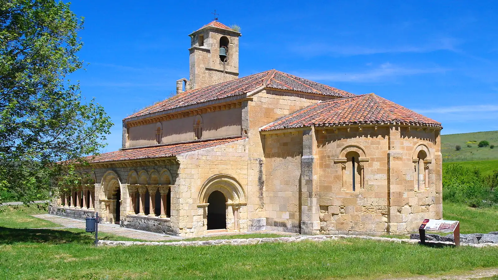 Iglesia prototipo del románico rural español: Duratón
