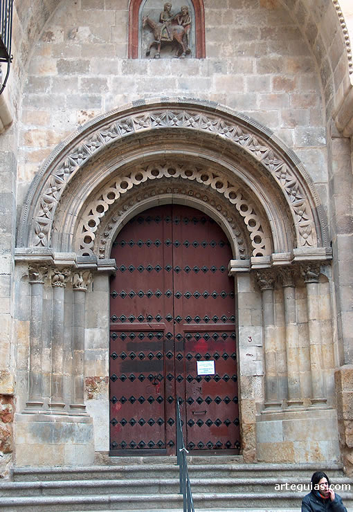 Puerta norte de la iglesia de San Martín