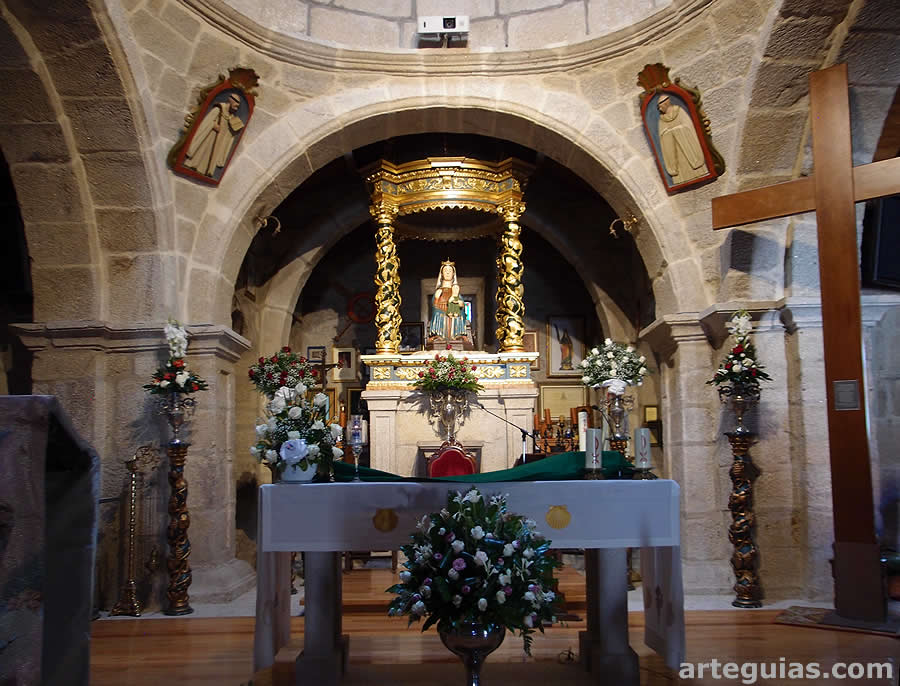 La imagen de Nuestra Señora de la Fuente de A Franqueira en su actual emplazamiento