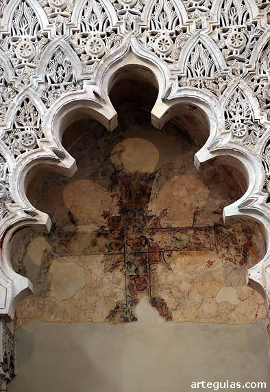 Arco y decoraci&oacute;n mud&eacute;jar de la Sala de Oraciones de la Sinagoga de C&oacute;rdoba