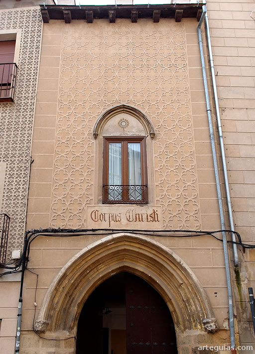 Fachada gótica de la iglesia del Corpus Christi