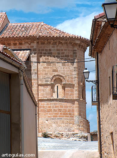 &Aacute;bside rom&aacute;nico de la iglesia de La Asunci&oacute;n de Castillejo de Robledo