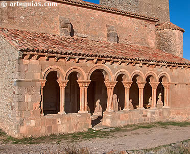 Famosa iglesia porticada de San Pedro de Caracena, Soria