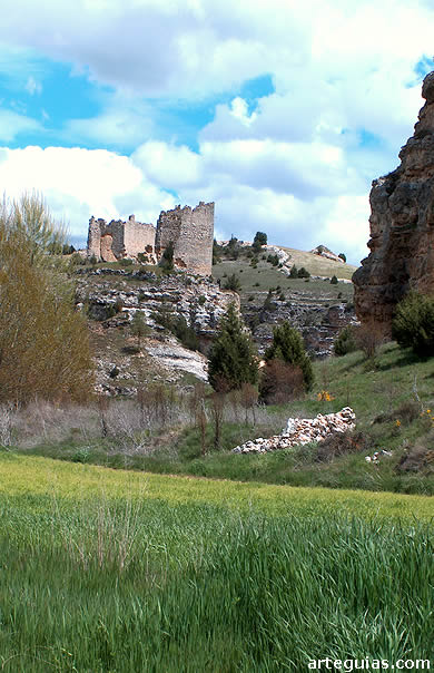 Castillejo de Robledo es uno de kis m&aacute;s ancantadores pueblecitos de Soria