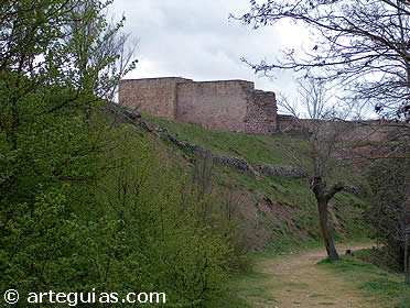 Castillo de Medinaceli. En un lugar cercano debi&oacute; enterrarse el cuerpo de Almanzor tras su &uacute;ltimo ataque a San Mill&aacute;n de la Cogolla