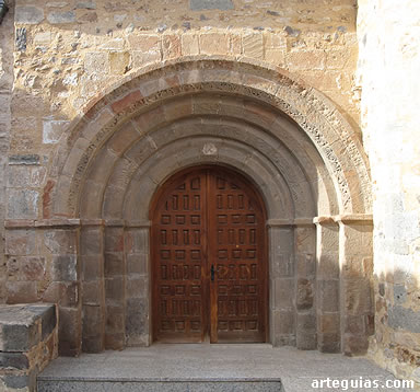 Puerta de la iglesia de La Virgen de la Pe&ntilde;a, &Aacute;greda