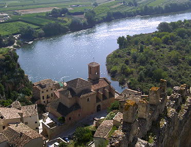 Casco antiguo de Miravet, desde el castillo